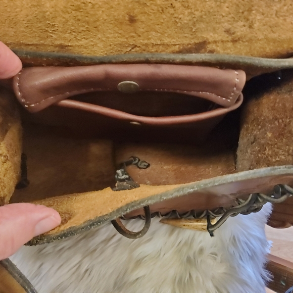 Vintage Handtooled Leather HandBag with Butterfly 70s - Picture 7 of 16